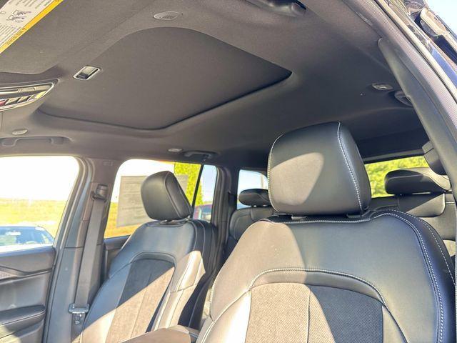 new 2025 Jeep Grand Cherokee car, priced at $38,250