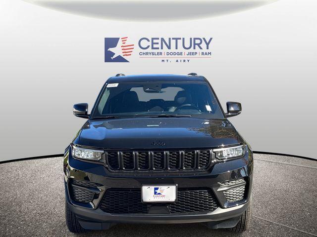 new 2025 Jeep Grand Cherokee car, priced at $38,250