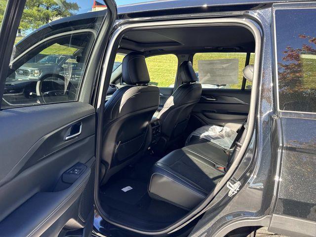 new 2025 Jeep Grand Cherokee car, priced at $38,250