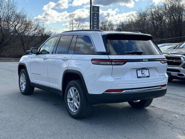 new 2025 Jeep Grand Cherokee car, priced at $37,000