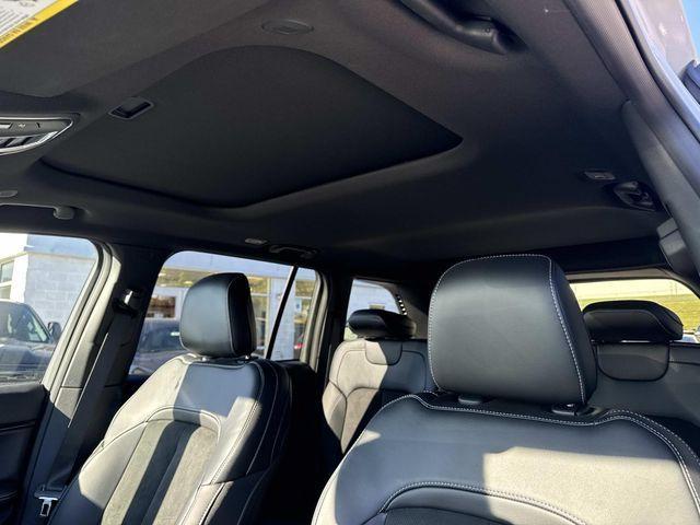 new 2025 Jeep Grand Cherokee car, priced at $36,000