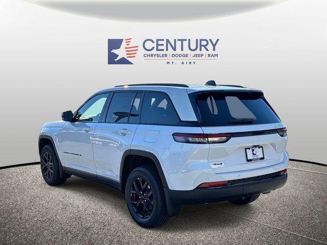 new 2025 Jeep Grand Cherokee car, priced at $36,000