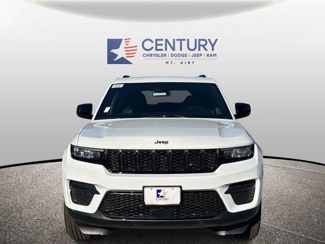 new 2025 Jeep Grand Cherokee car, priced at $36,000