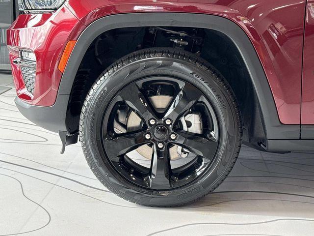 new 2025 Jeep Grand Cherokee car, priced at $44,595