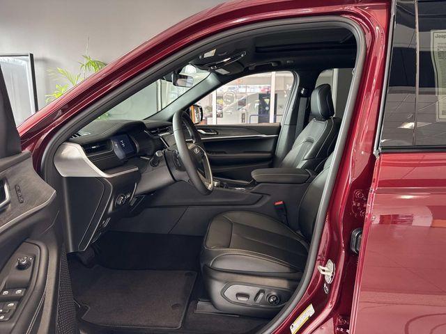 new 2025 Jeep Grand Cherokee car, priced at $44,595