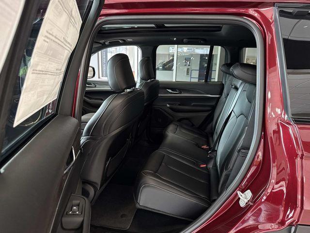 new 2025 Jeep Grand Cherokee car, priced at $44,595