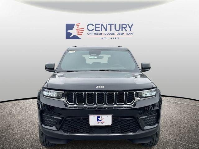 new 2025 Jeep Grand Cherokee car, priced at $33,950