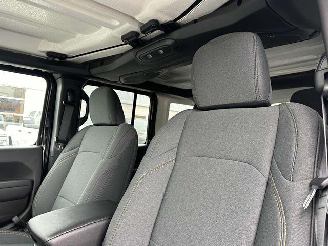 new 2025 Jeep Wrangler car, priced at $43,500