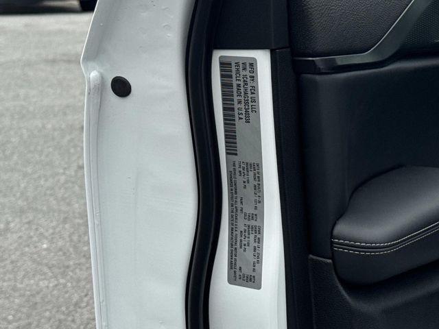 new 2025 Jeep Grand Cherokee car, priced at $36,000