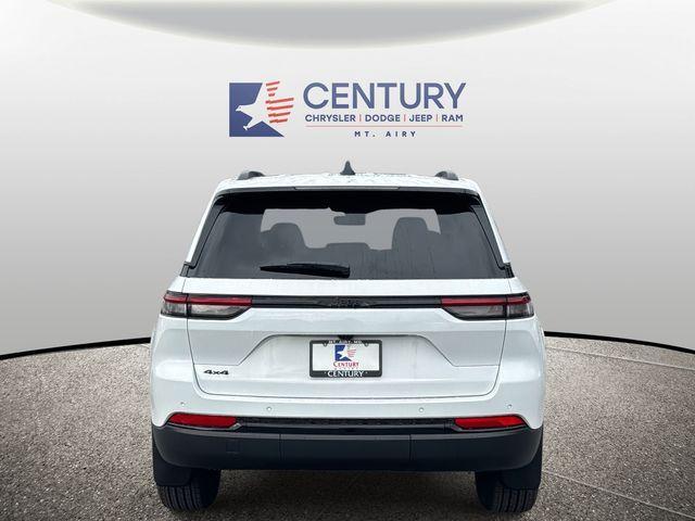 new 2025 Jeep Grand Cherokee car, priced at $36,000