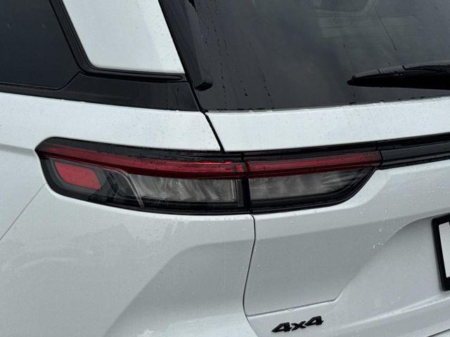 new 2025 Jeep Grand Cherokee car, priced at $36,000
