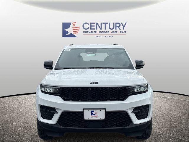 new 2025 Jeep Grand Cherokee car, priced at $36,000