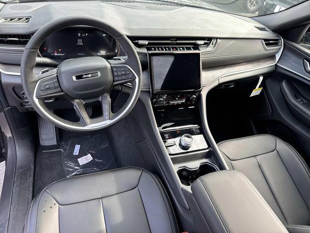 new 2025 Jeep Grand Cherokee car, priced at $46,185