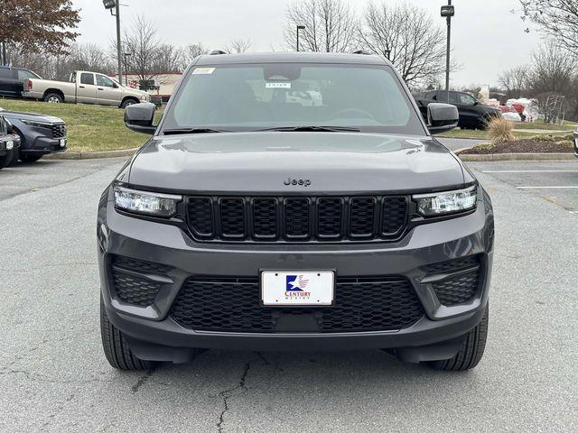 new 2025 Jeep Grand Cherokee car, priced at $45,025