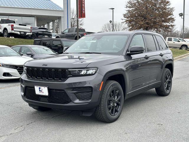 new 2025 Jeep Grand Cherokee car, priced at $45,025