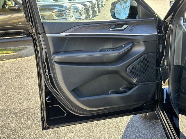 new 2025 Jeep Grand Cherokee L car, priced at $47,500