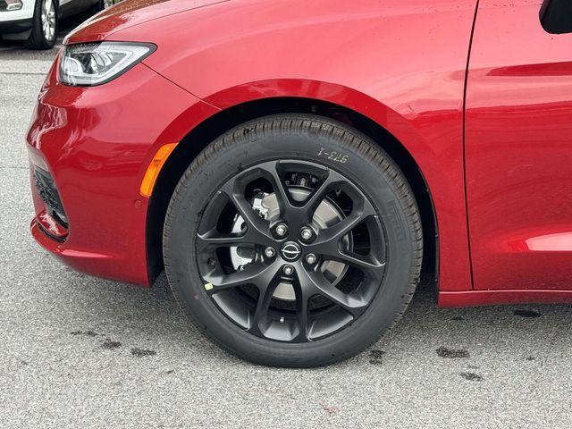 new 2026 Chrysler Pacifica car, priced at $48,900