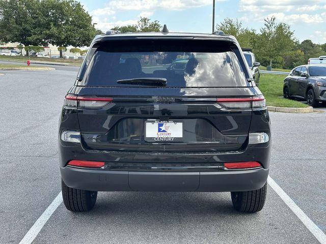 new 2024 Jeep Grand Cherokee car, priced at $39,500