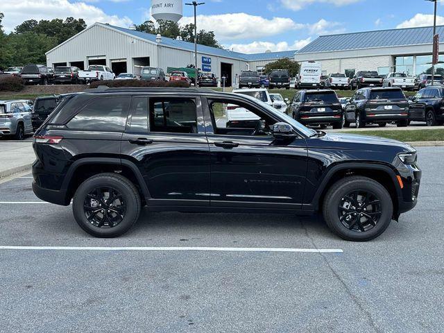 new 2024 Jeep Grand Cherokee car, priced at $39,500