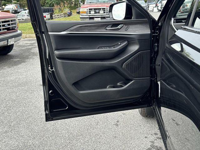 new 2025 Jeep Grand Cherokee L car, priced at $41,500