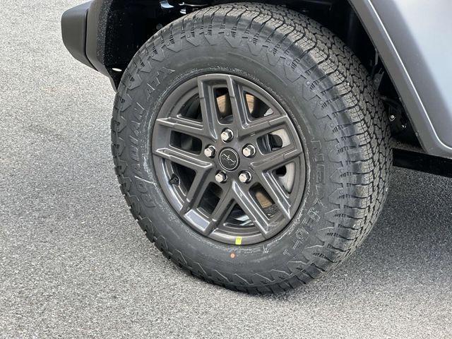 new 2025 Jeep Wrangler car, priced at $41,800