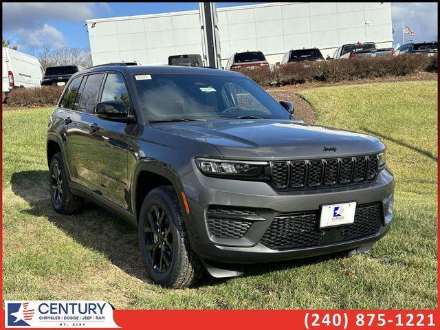 new 2025 Jeep Grand Cherokee car, priced at $42,000