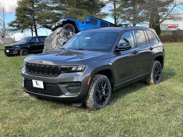 new 2025 Jeep Grand Cherokee car, priced at $42,000