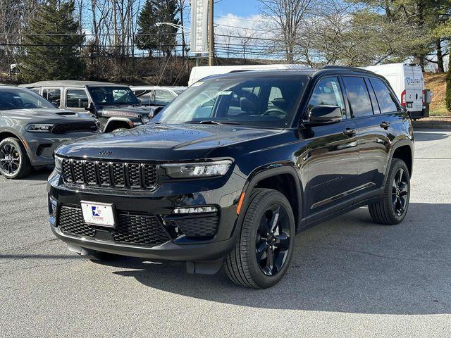 new 2025 Jeep Grand Cherokee car, priced at $47,500