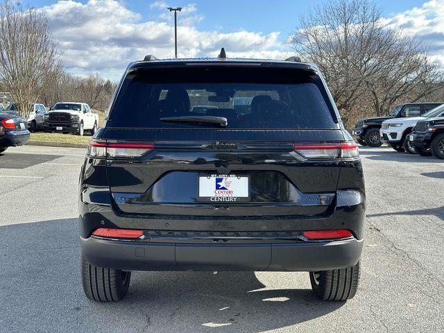 new 2025 Jeep Grand Cherokee car, priced at $47,500