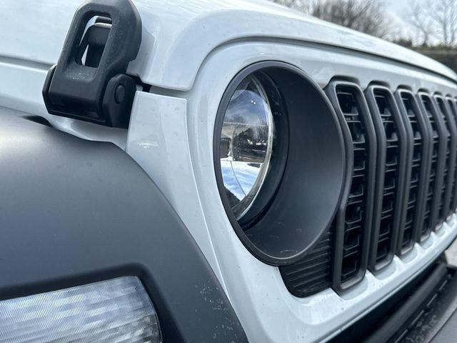 new 2025 Jeep Wrangler car, priced at $43,499