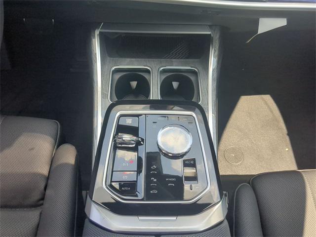 new 2025 BMW 760 car, priced at $129,400