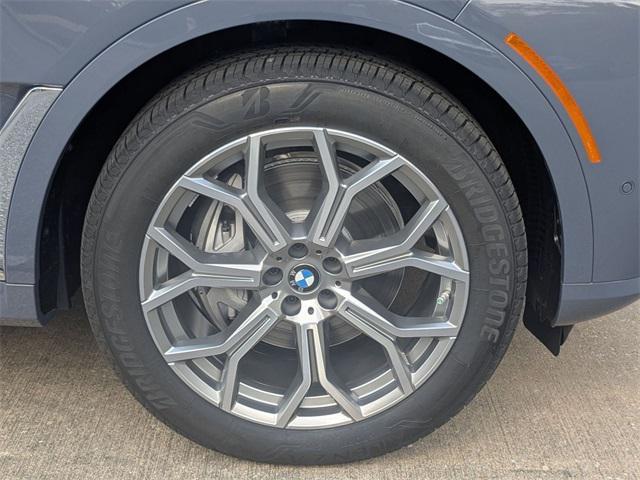 new 2026 BMW X7 car, priced at $94,275