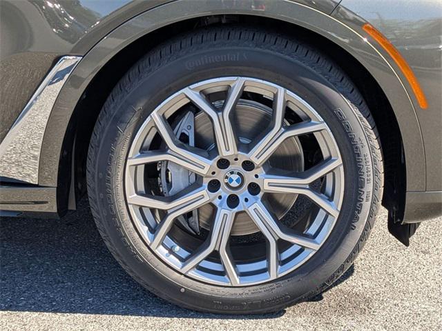 new 2026 BMW X7 car, priced at $95,380