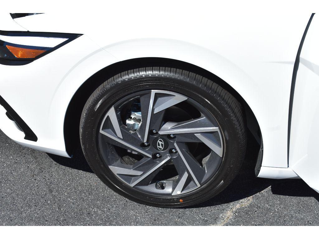 new 2025 Hyundai Elantra car, priced at $29,160