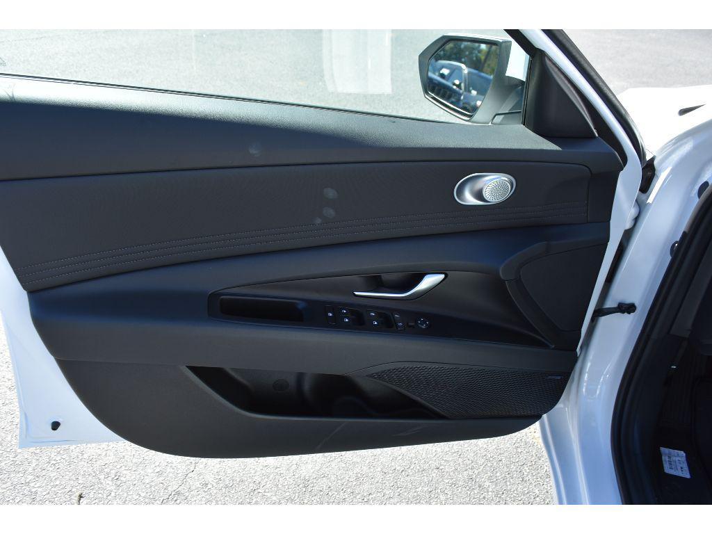 new 2025 Hyundai Elantra car, priced at $29,160