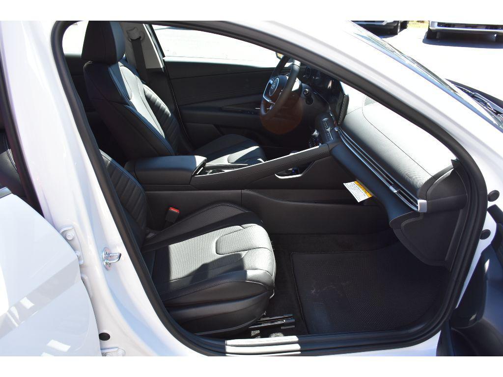 new 2025 Hyundai Elantra car, priced at $29,160
