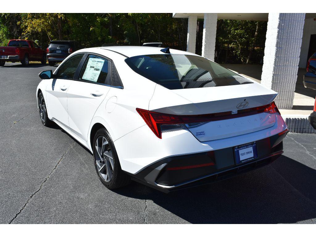 new 2025 Hyundai Elantra car, priced at $29,160