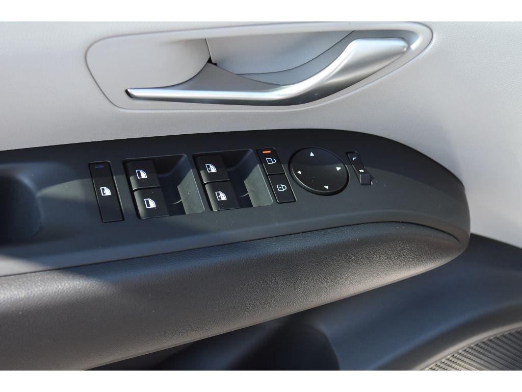 new 2025 Hyundai TUCSON Hybrid car, priced at $38,112