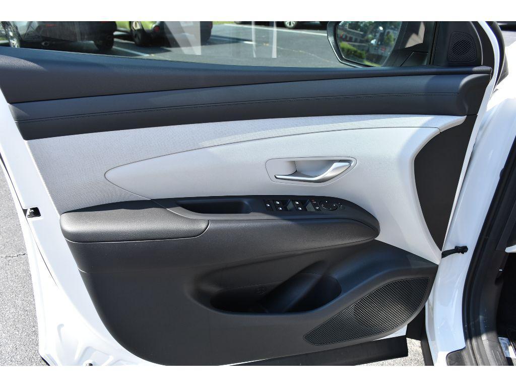 new 2025 Hyundai TUCSON Hybrid car, priced at $38,112