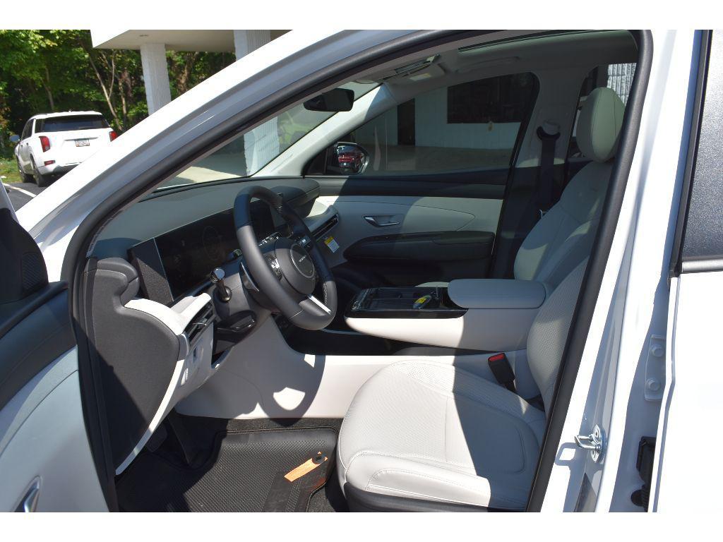 new 2025 Hyundai TUCSON Hybrid car, priced at $38,112