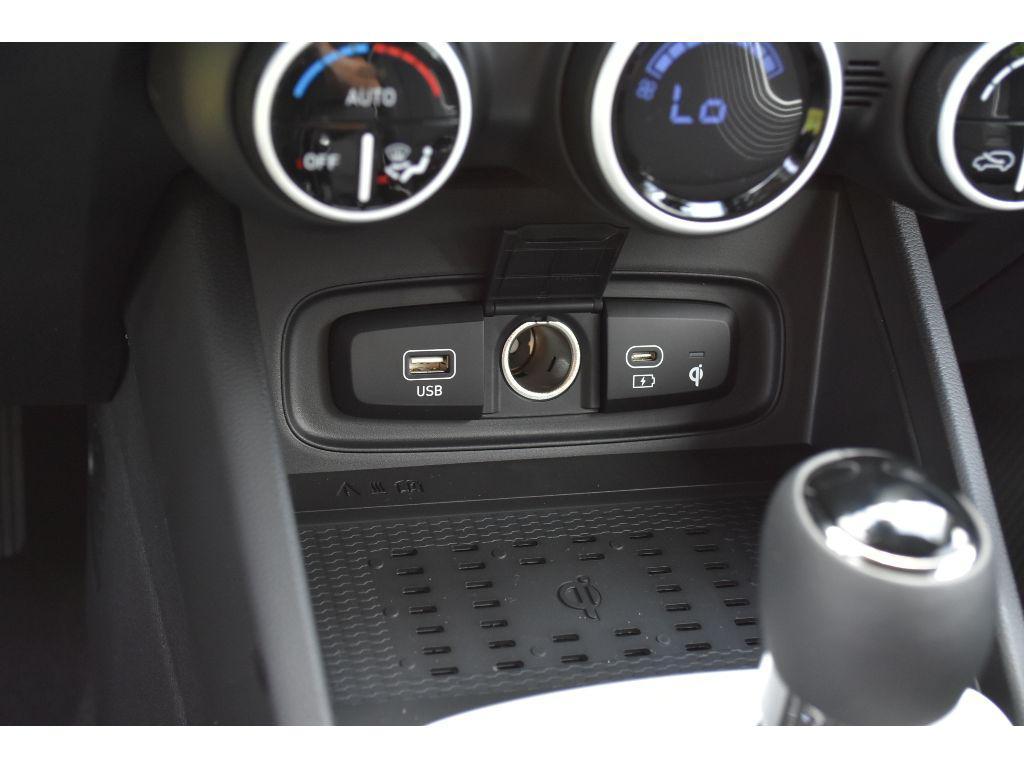 new 2025 Hyundai Venue car, priced at $25,576