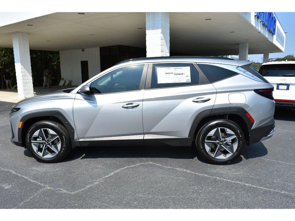 new 2025 Hyundai TUCSON Hybrid car, priced at $38,120