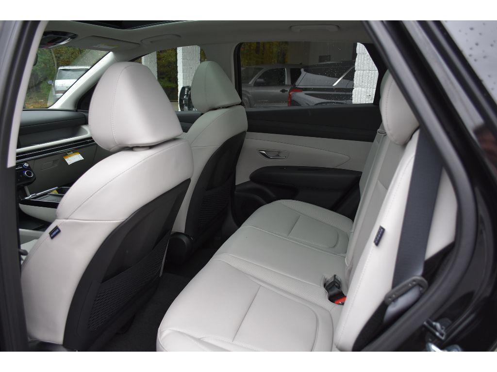 new 2025 Hyundai TUCSON Hybrid car, priced at $37,780