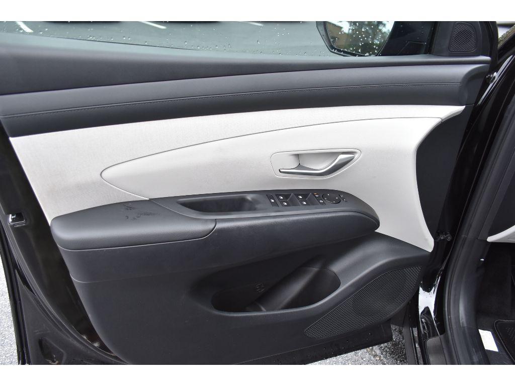 new 2025 Hyundai TUCSON Hybrid car, priced at $37,780