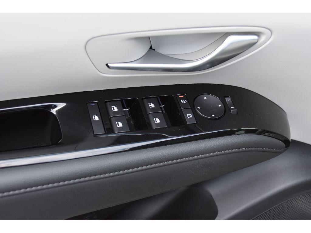 new 2025 Hyundai TUCSON Hybrid car, priced at $42,262