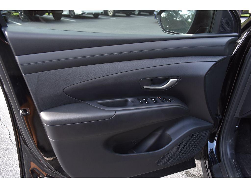 new 2025 Hyundai TUCSON Hybrid car, priced at $37,642