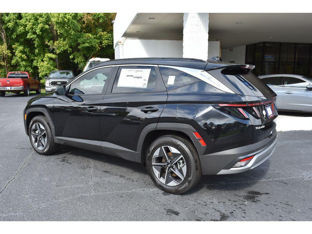 new 2025 Hyundai TUCSON Hybrid car, priced at $37,642