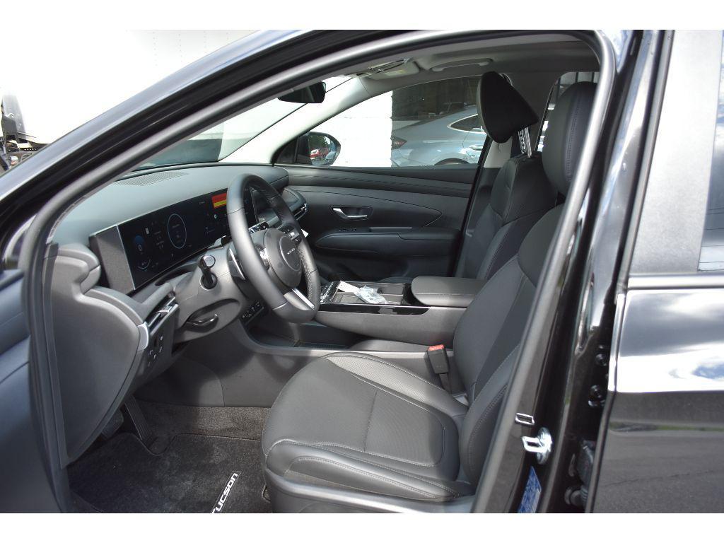 new 2025 Hyundai TUCSON Hybrid car, priced at $37,642