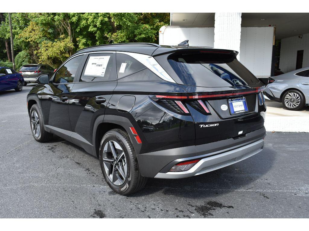 new 2025 Hyundai TUCSON Hybrid car, priced at $37,642