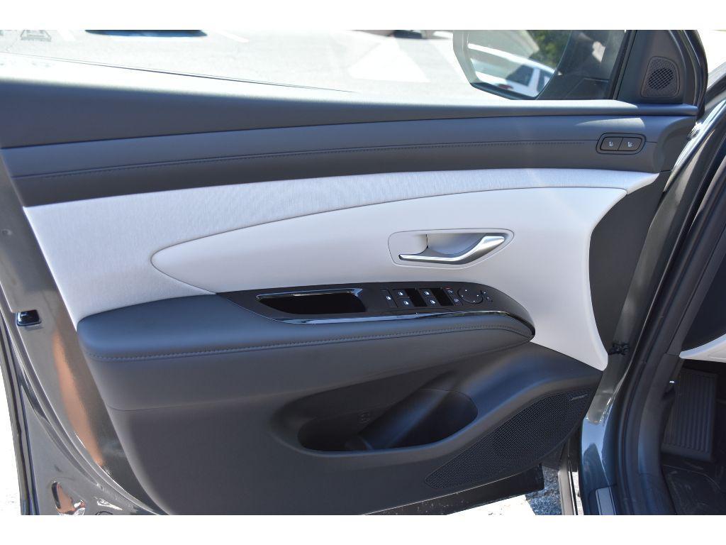 new 2025 Hyundai TUCSON Hybrid car, priced at $42,262